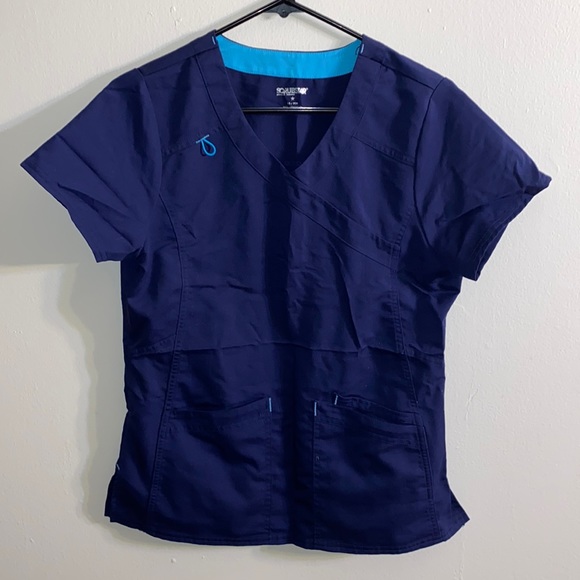 Scrub top - Picture 1 of 4